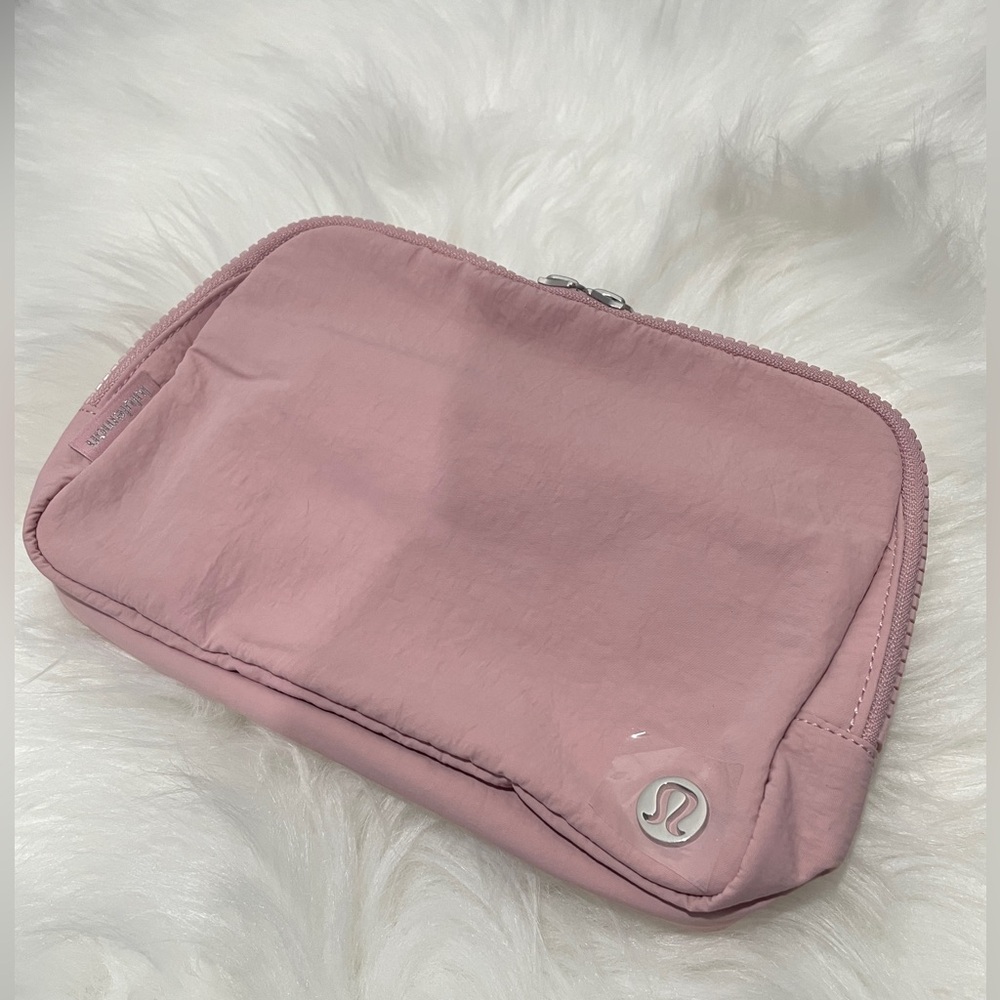 Lululemon everywhere Beltbag- 2Liter